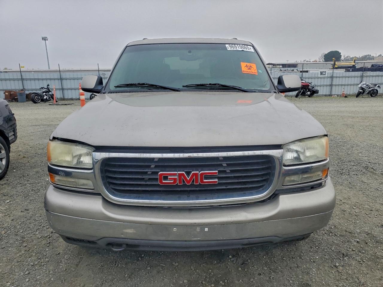2003 GMC YUKON photo 5