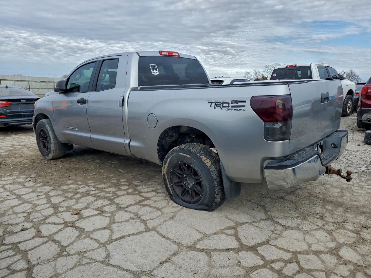 2010 TOYOTA TUNDRA DOUBLE CAB SR5 photo 2