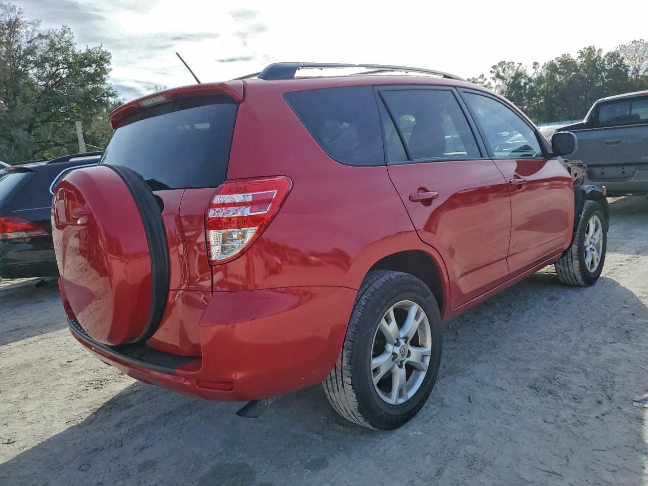2011 TOYOTA RAV4 photo 3