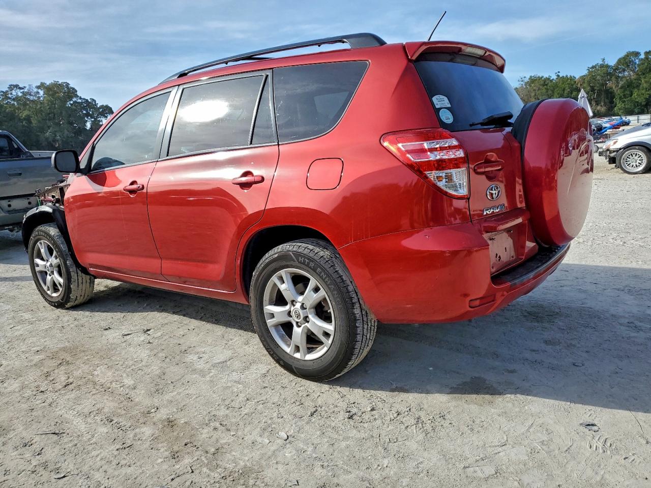 2011 TOYOTA RAV4 photo 2
