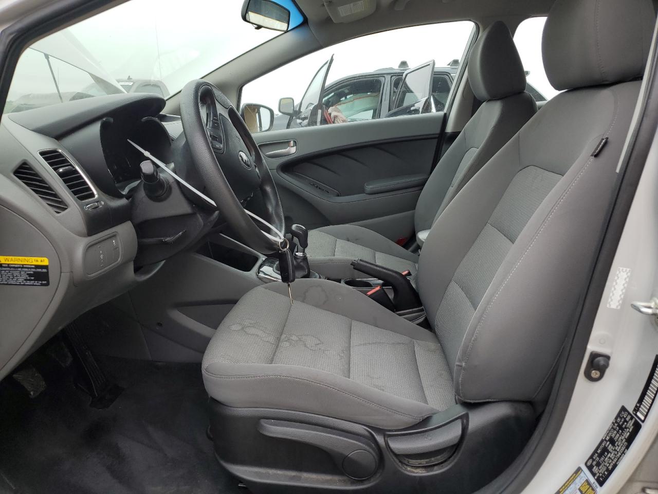 2017 KIA FORTE LX photo 13