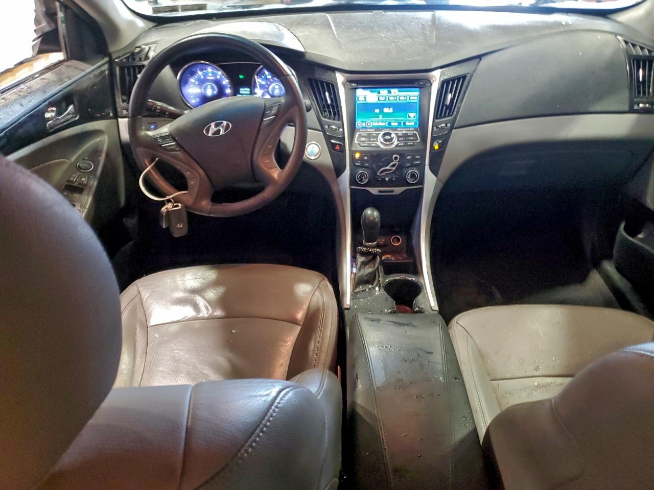 2013 HYUNDAI SONATA SE photo 8