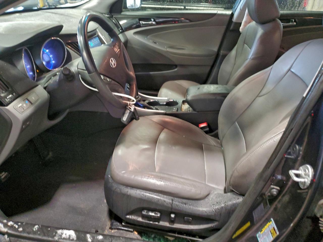 2013 HYUNDAI SONATA SE photo 7