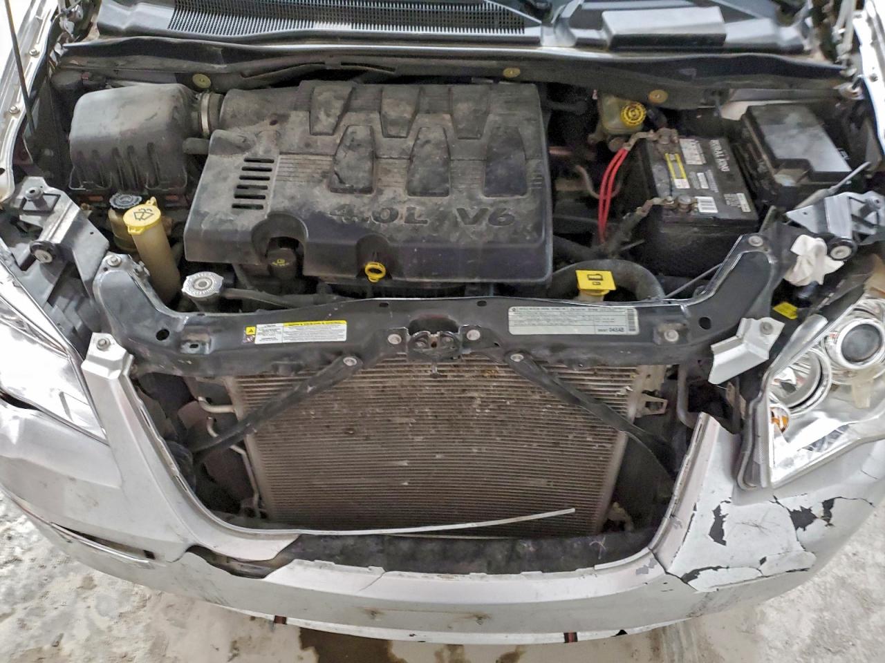 2010 CHRYSLER TOWN & COUNTRY LIMITED photo 11