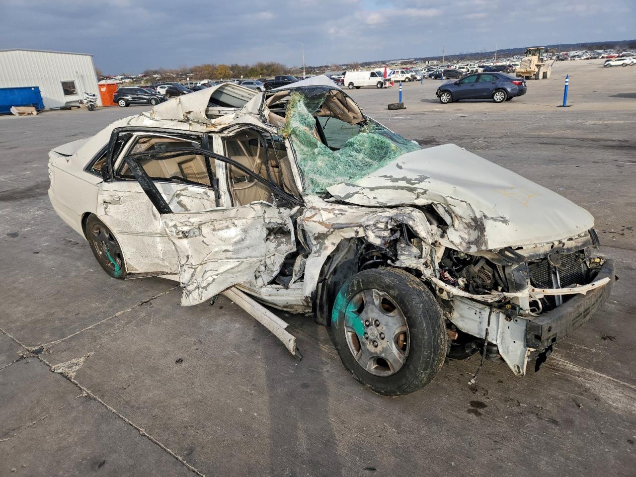 2003 TOYOTA AVALON XL photo 4
