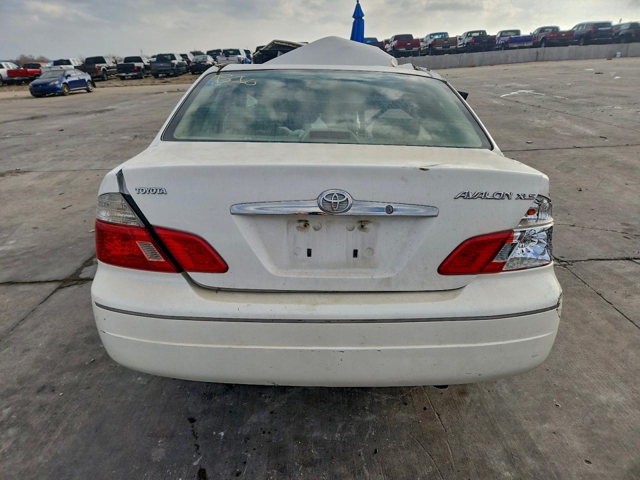 2003 TOYOTA AVALON XL photo 6