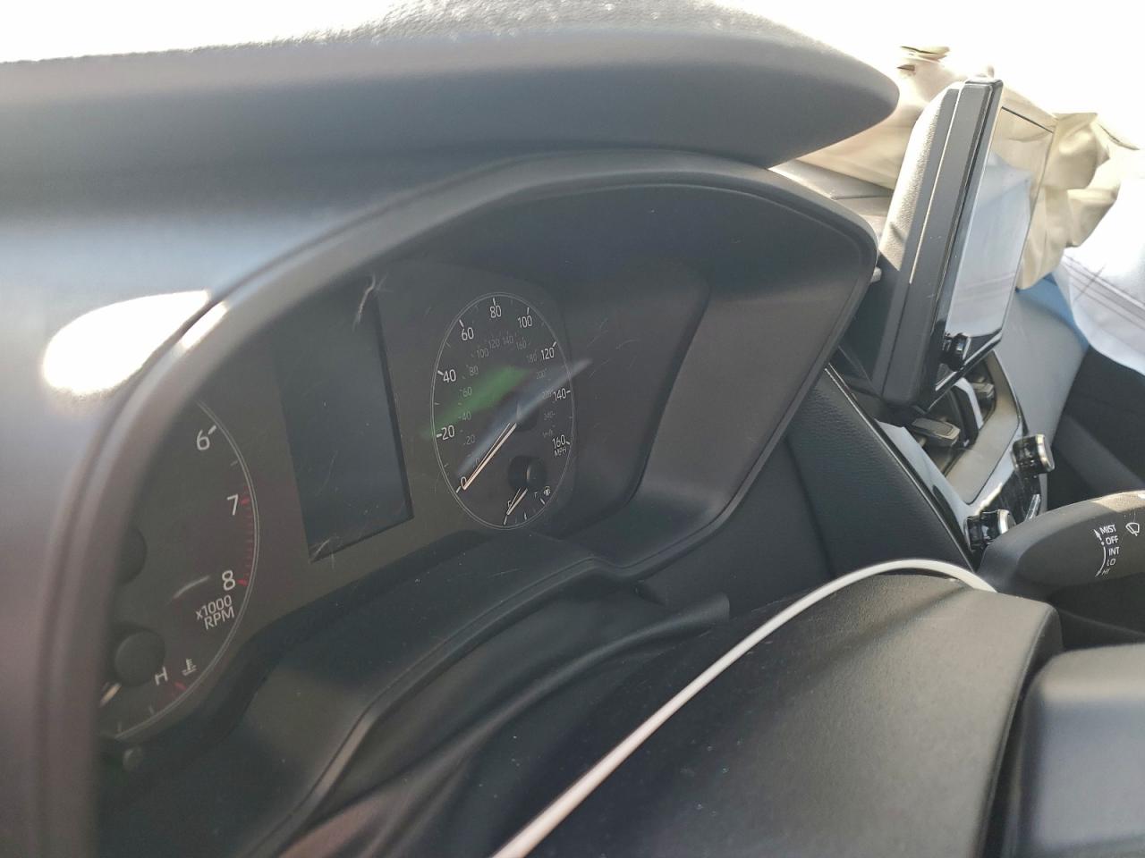 2025 TOYOTA COROLLA LE photo 9