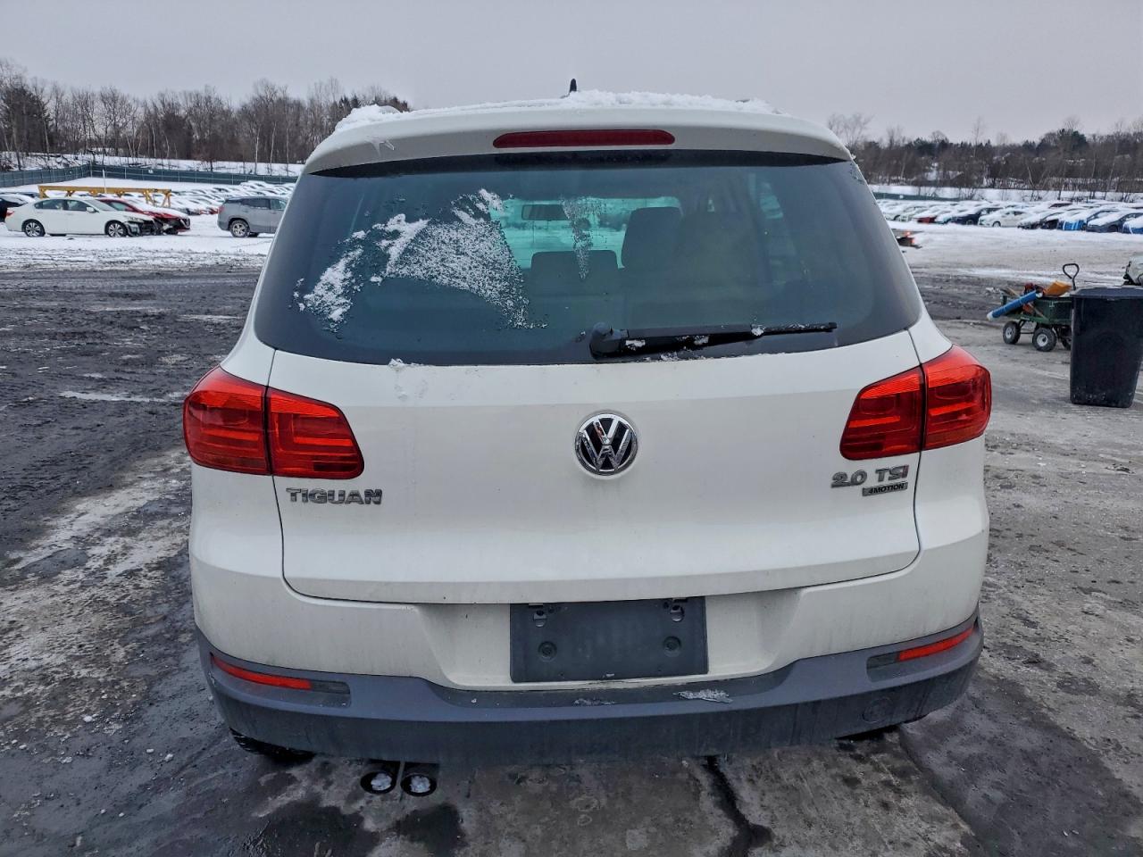 2012 VOLKSWAGEN TIGUAN S photo 6