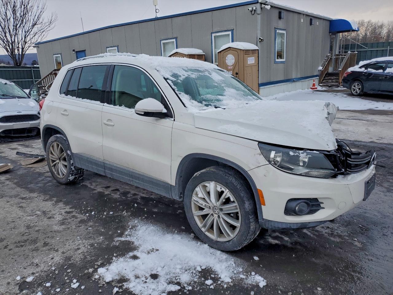 2012 VOLKSWAGEN TIGUAN S photo 4