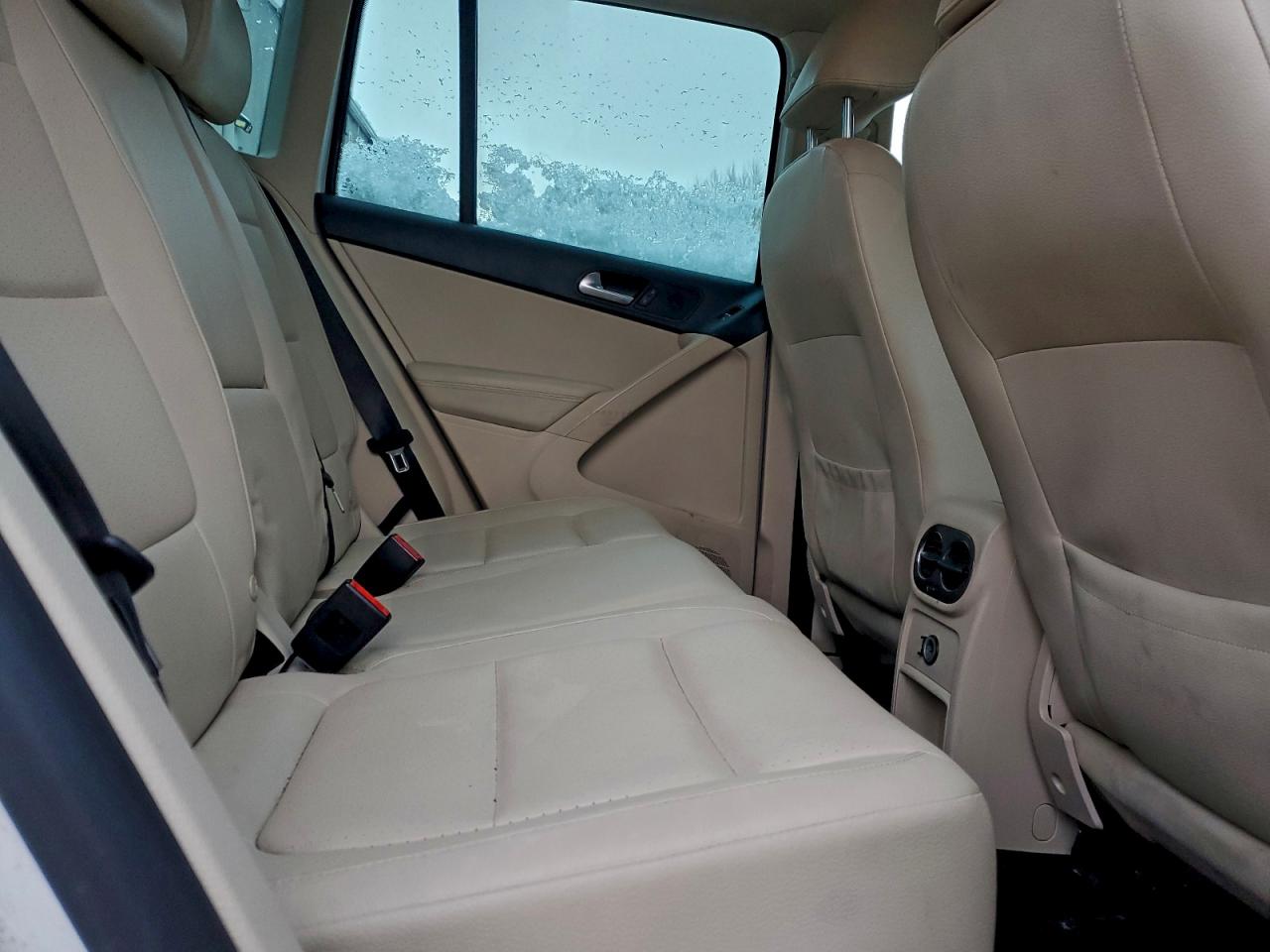 2012 VOLKSWAGEN TIGUAN S photo 10