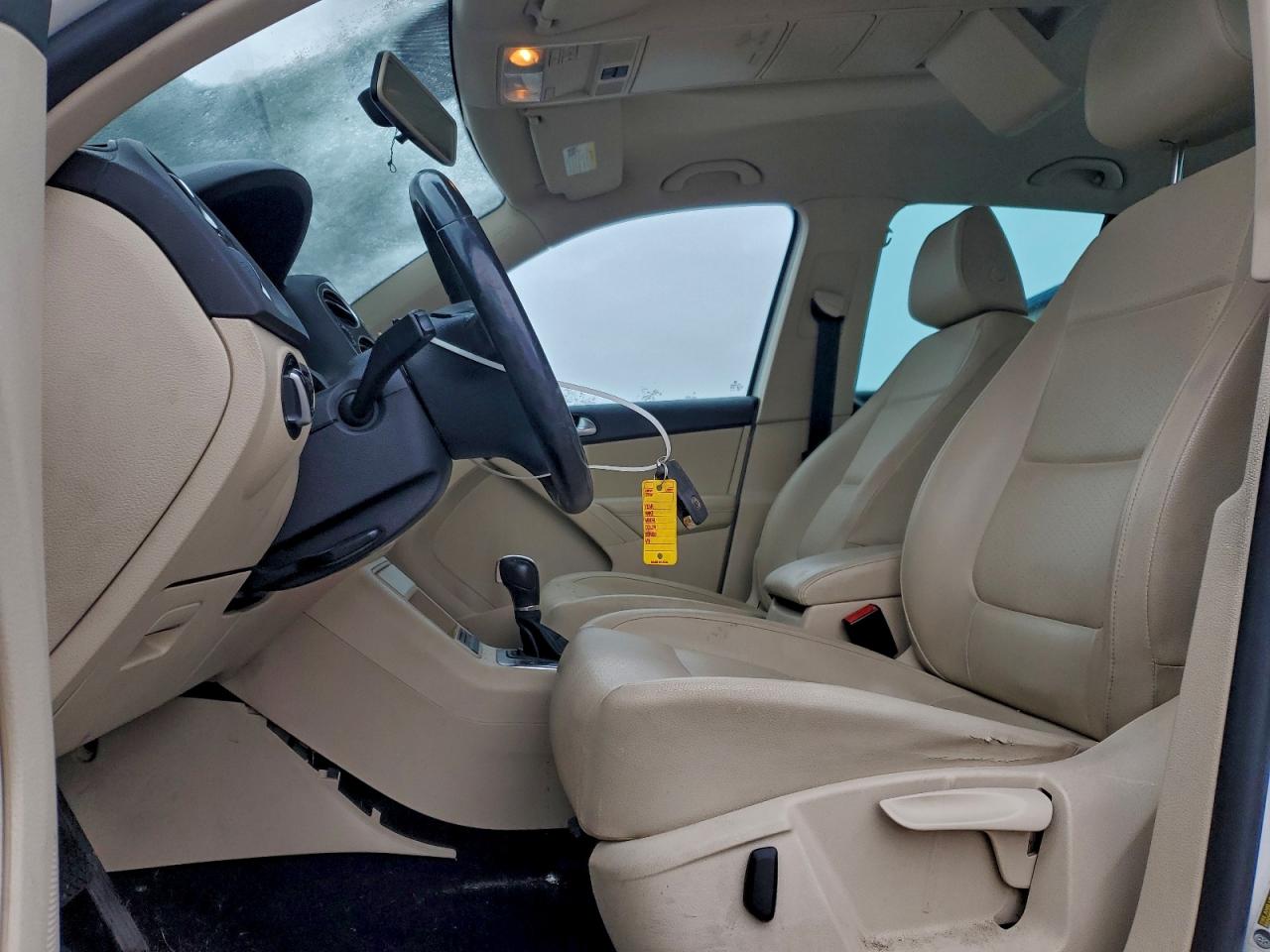 2012 VOLKSWAGEN TIGUAN S photo 7