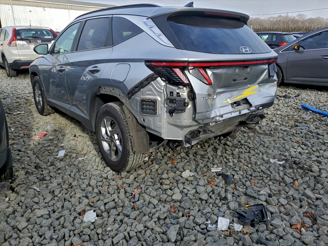 2022 HYUNDAI TUCSON SEL photo 2