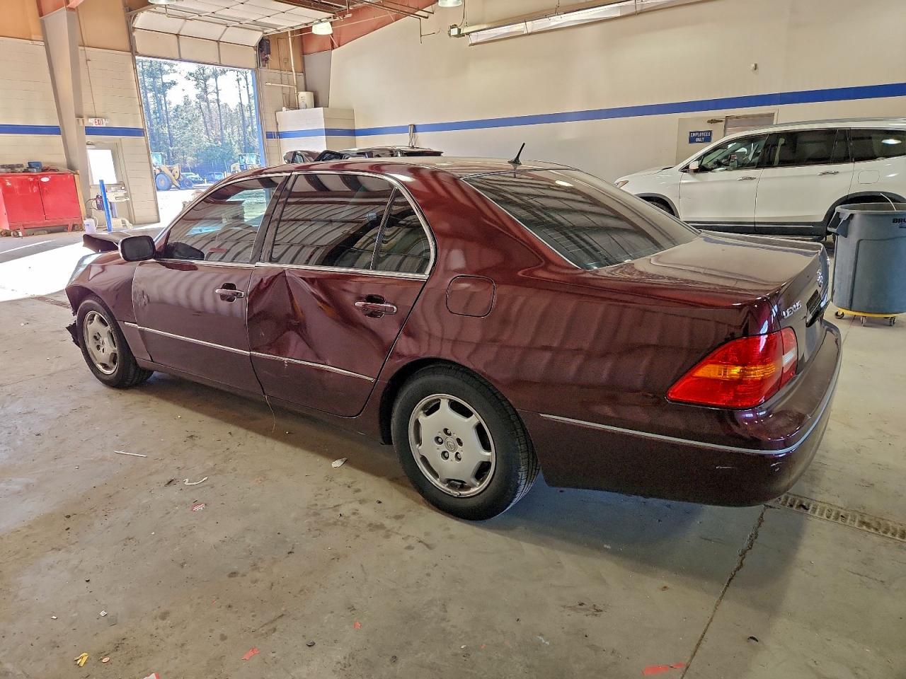 2002 LEXUS LS 430 photo 2