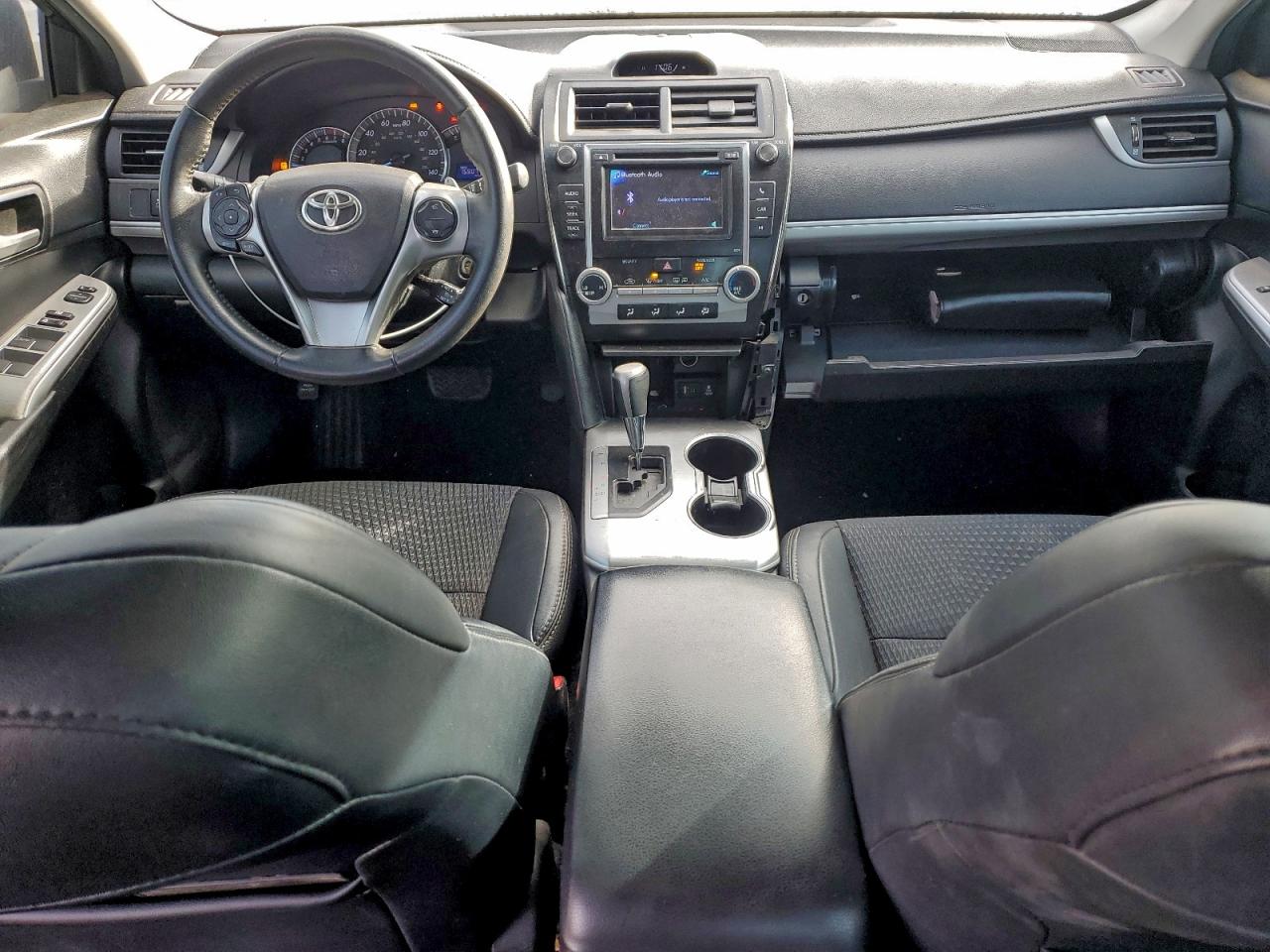 2014 TOYOTA CAMRY L photo 8