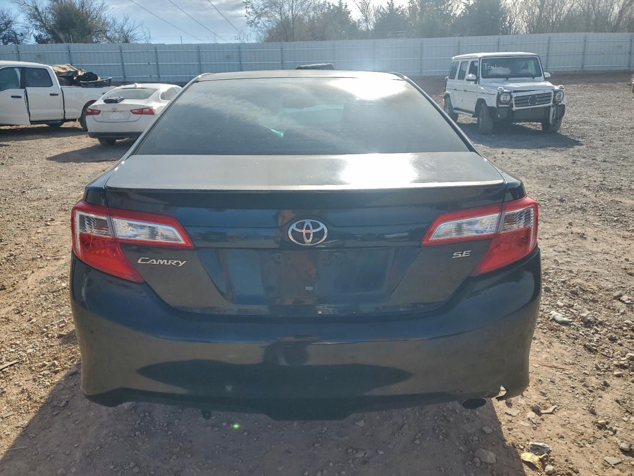 2014 TOYOTA CAMRY L photo 6