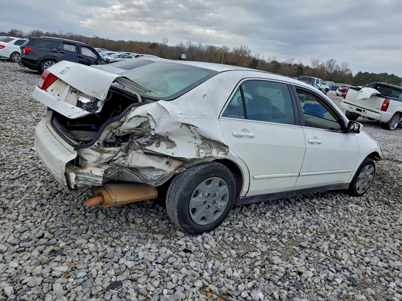 2003 HONDA ACCORD LX photo 3