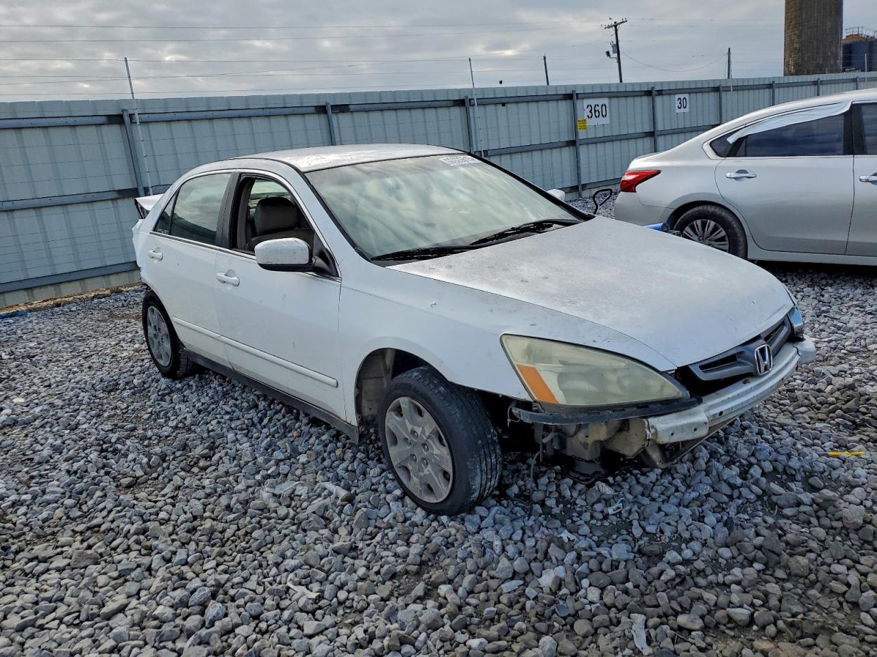 2003 HONDA ACCORD LX photo 4