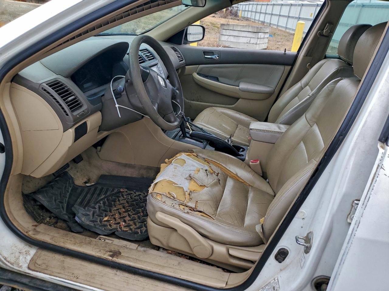 2003 HONDA ACCORD LX photo 7