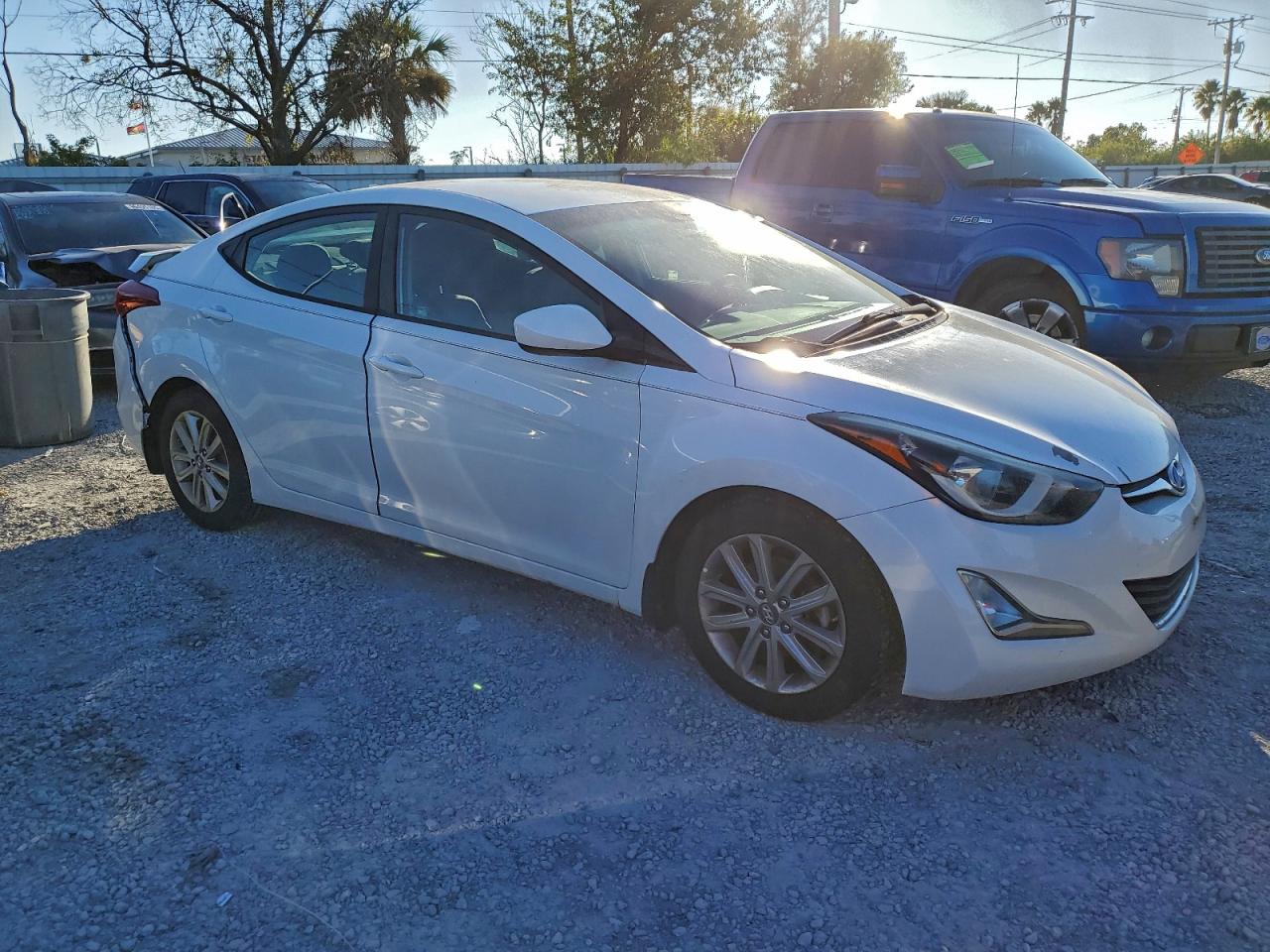 2016 HYUNDAI ELANTRA SE photo 4