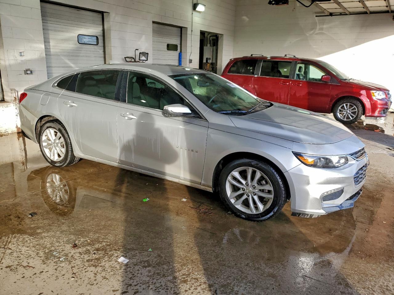 2018 CHEVROLET MALIBU LT photo 4