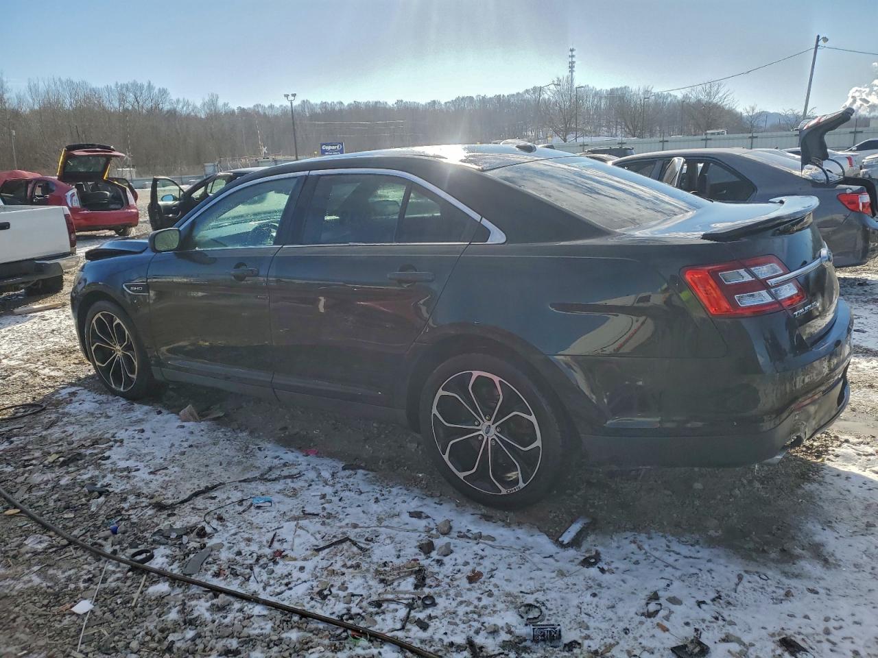 2015 FORD TAURUS SHO photo 2