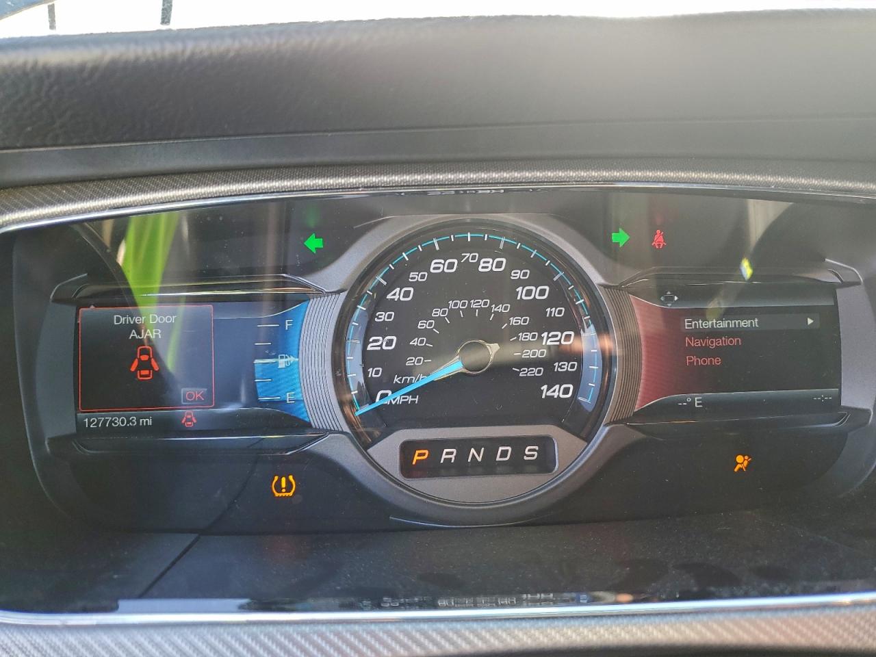 2015 FORD TAURUS SHO photo 9