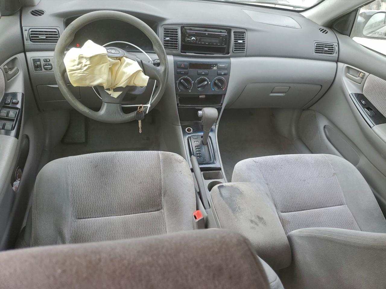 2005 TOYOTA COROLLA CE photo 8