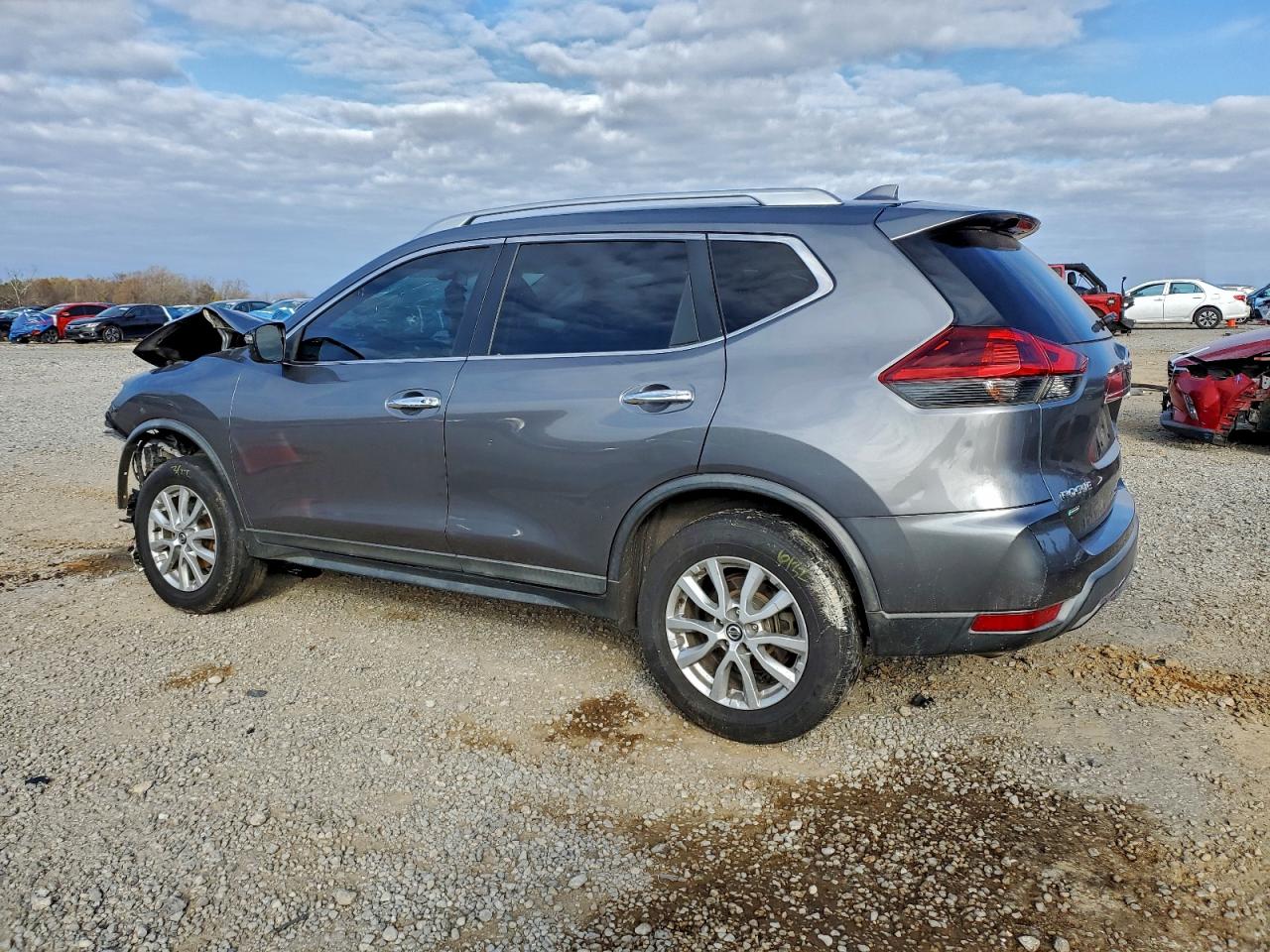 2018 NISSAN ROGUE S photo 2