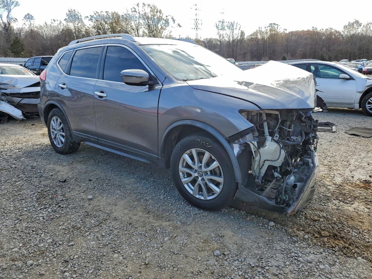 2018 NISSAN ROGUE S photo 4