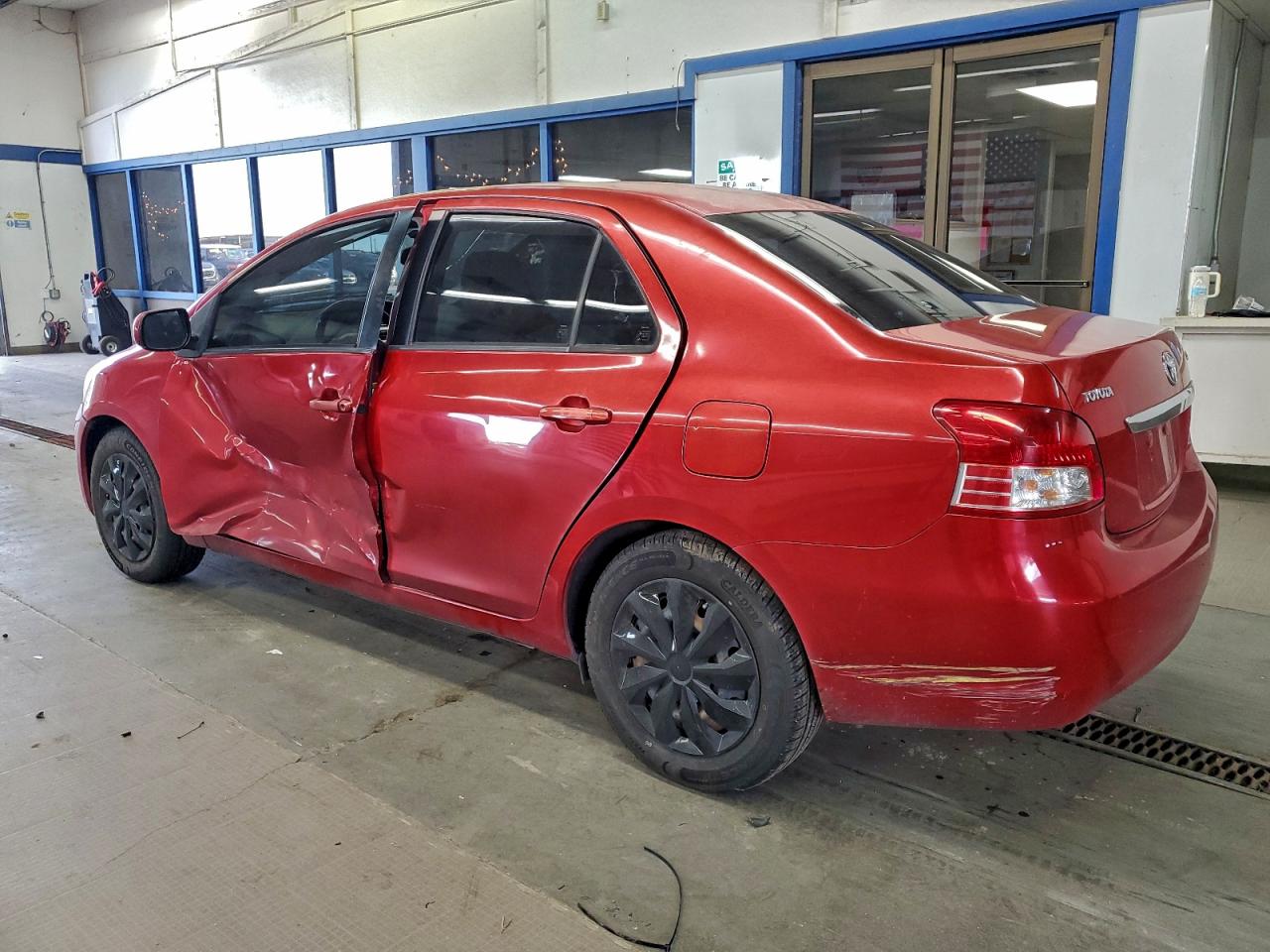 2008 TOYOTA YARIS photo 2