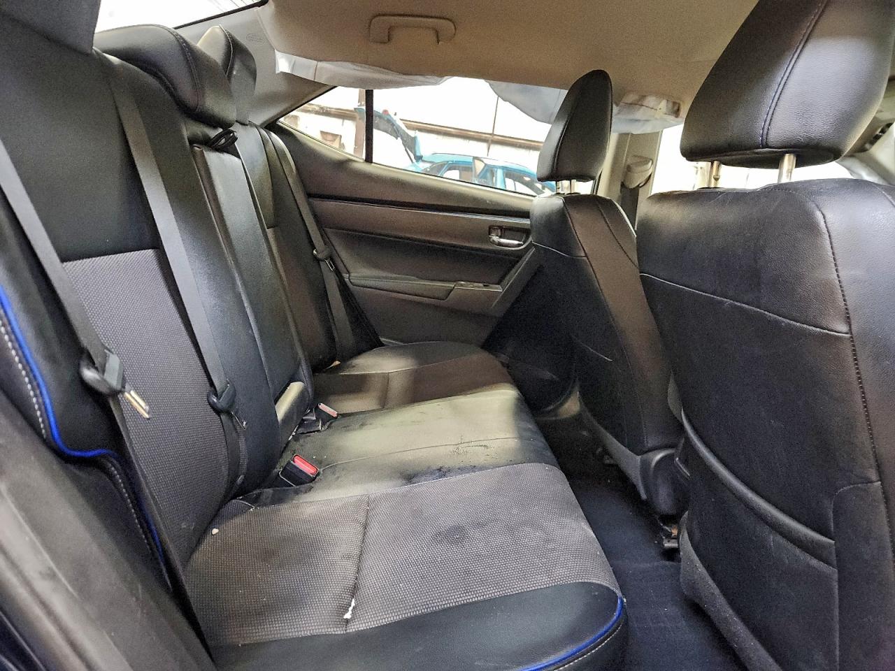2019 TOYOTA COROLLA L photo 10