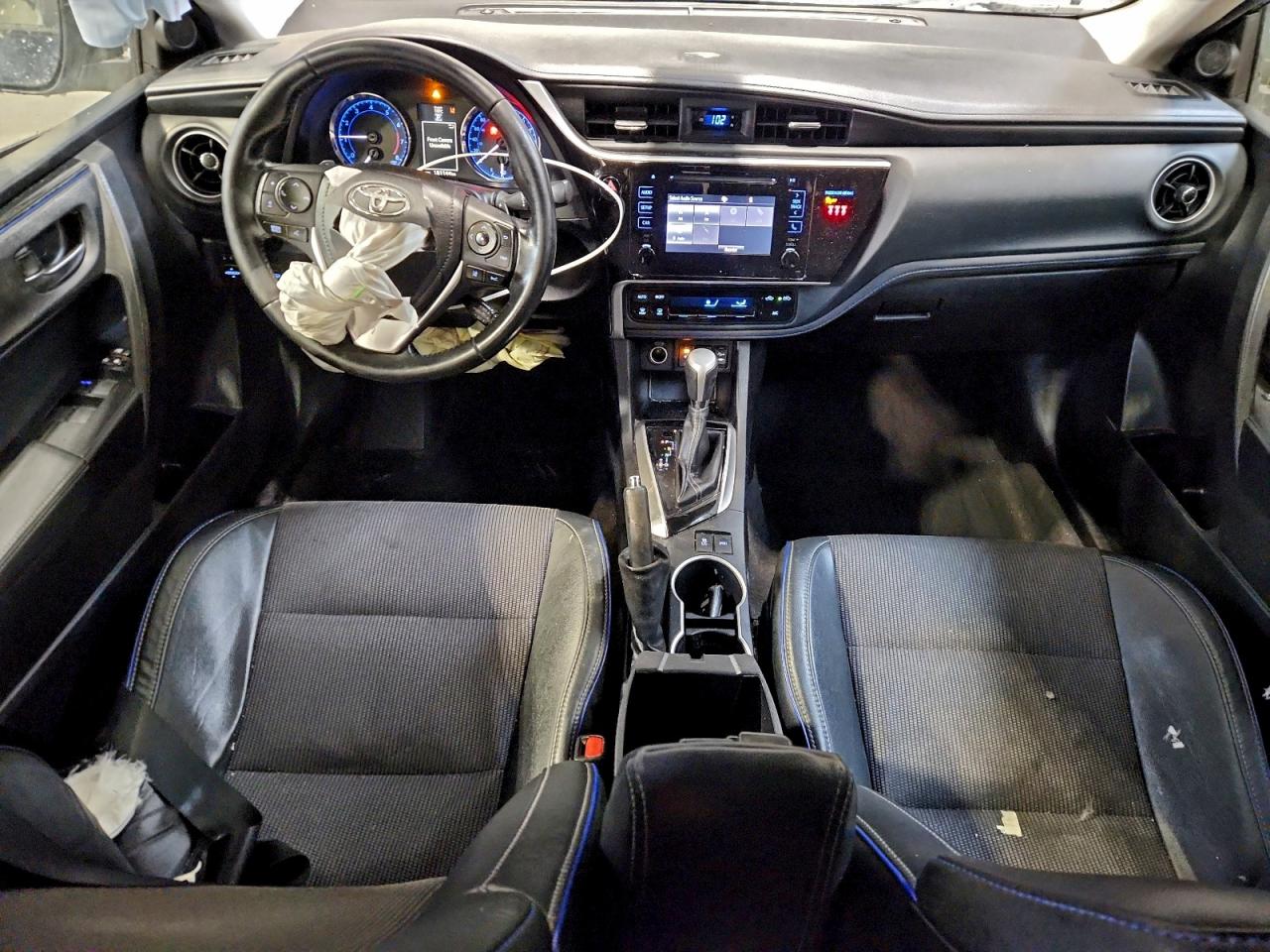 2019 TOYOTA COROLLA L photo 8