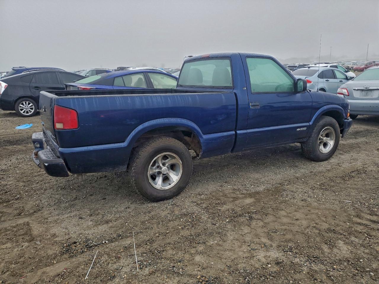 2001 CHEVROLET S TRUCK S10 photo 3