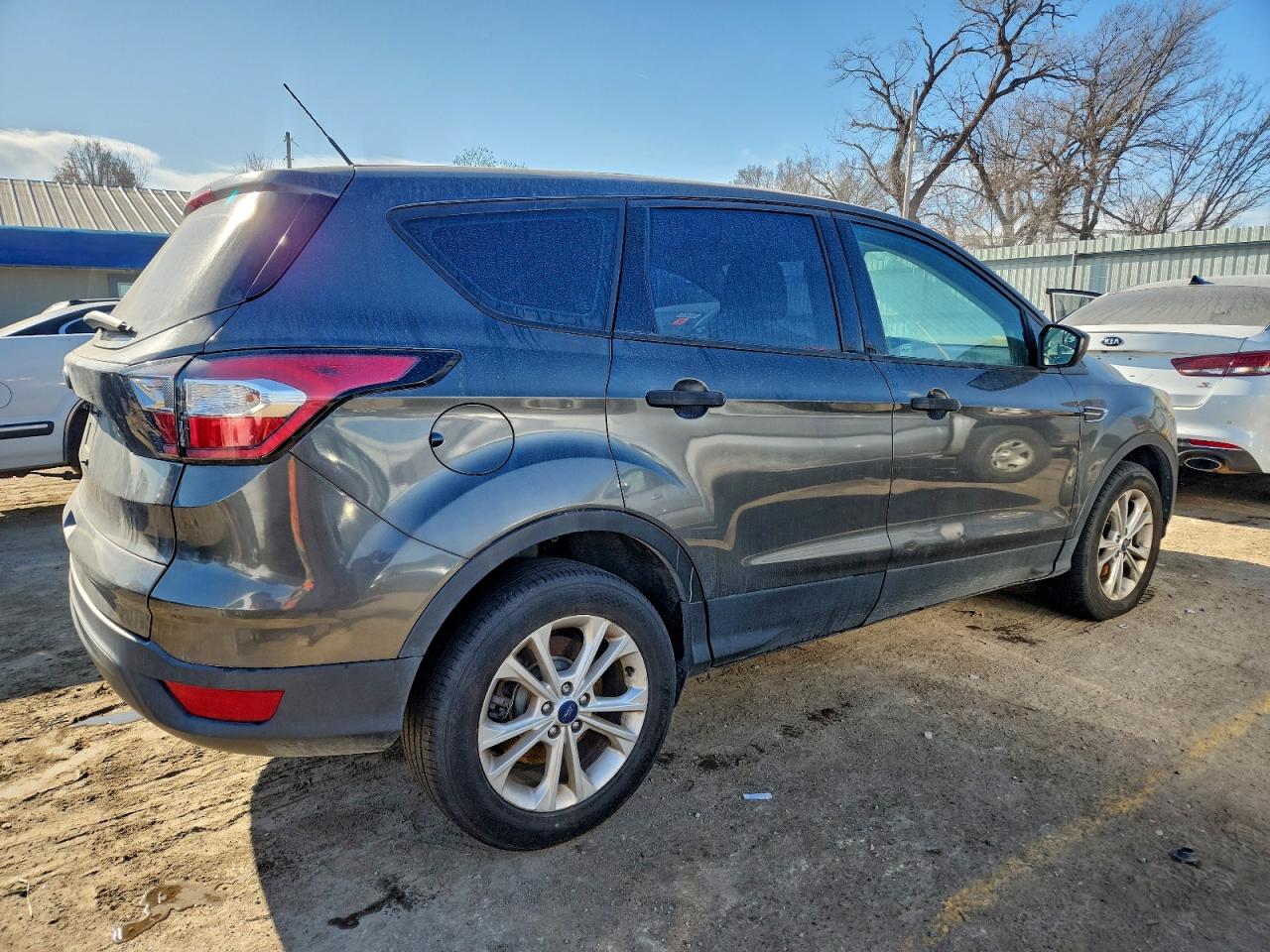 2017 FORD ESCAPE S photo 3