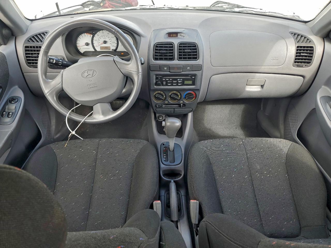2005 HYUNDAI ACCENT GS photo 8