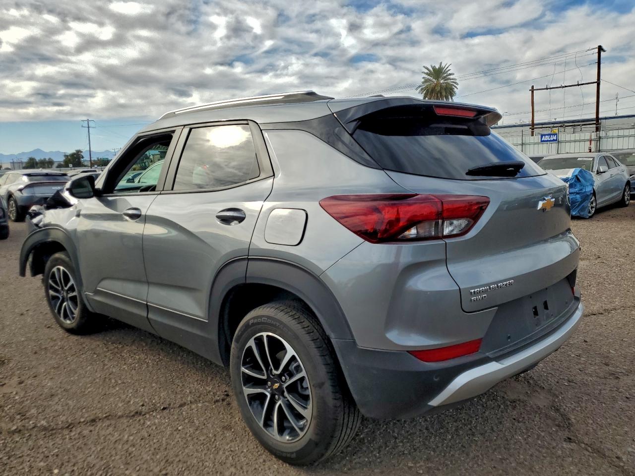 2025 CHEVROLET TRAILBLAZER LT photo 2