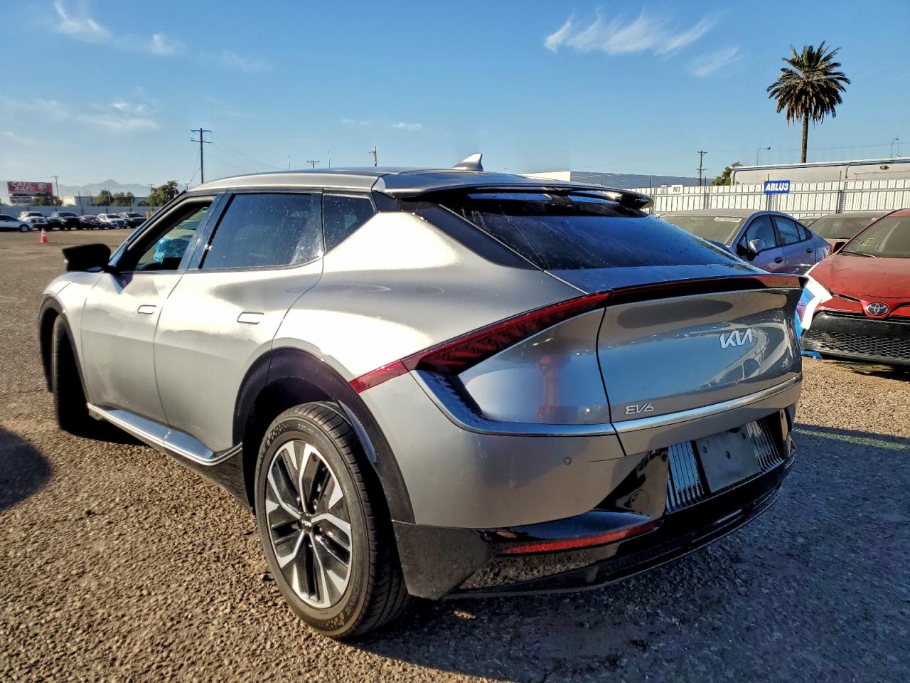 2024 KIA EV6 LIGHT photo 2