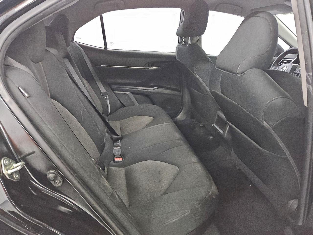 2020 TOYOTA CAMRY LE photo 10
