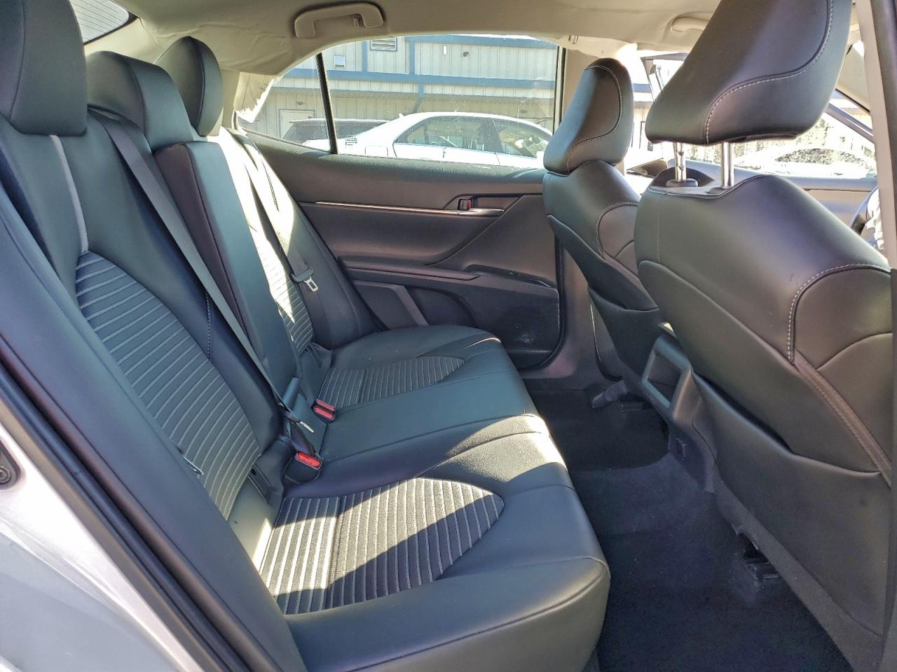 2020 TOYOTA CAMRY SE photo 10