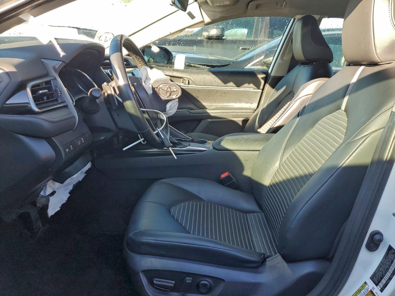 2020 TOYOTA CAMRY SE photo 7