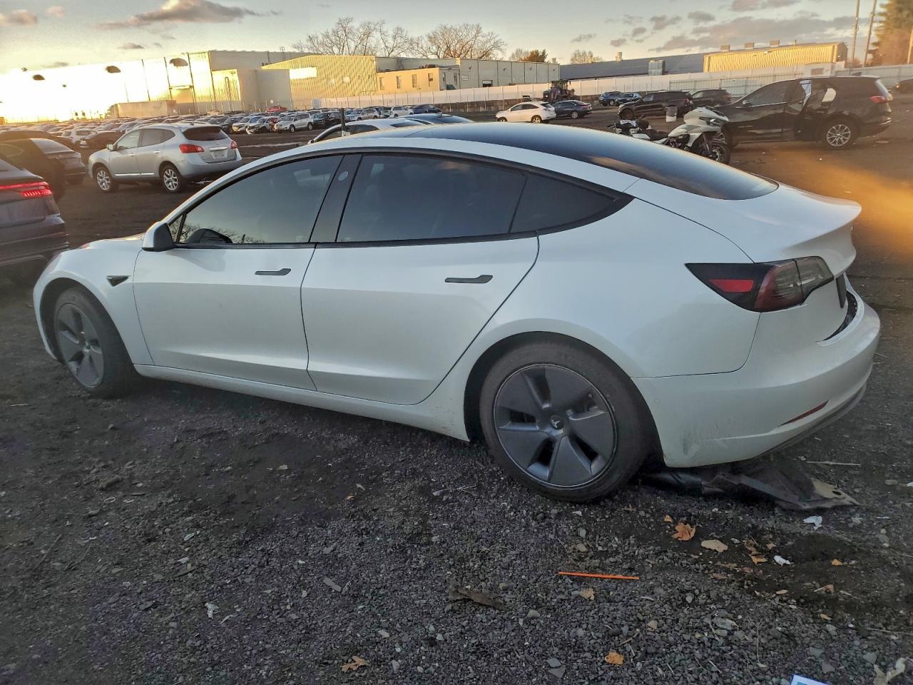 2022 TESLA MODEL 3 photo 2