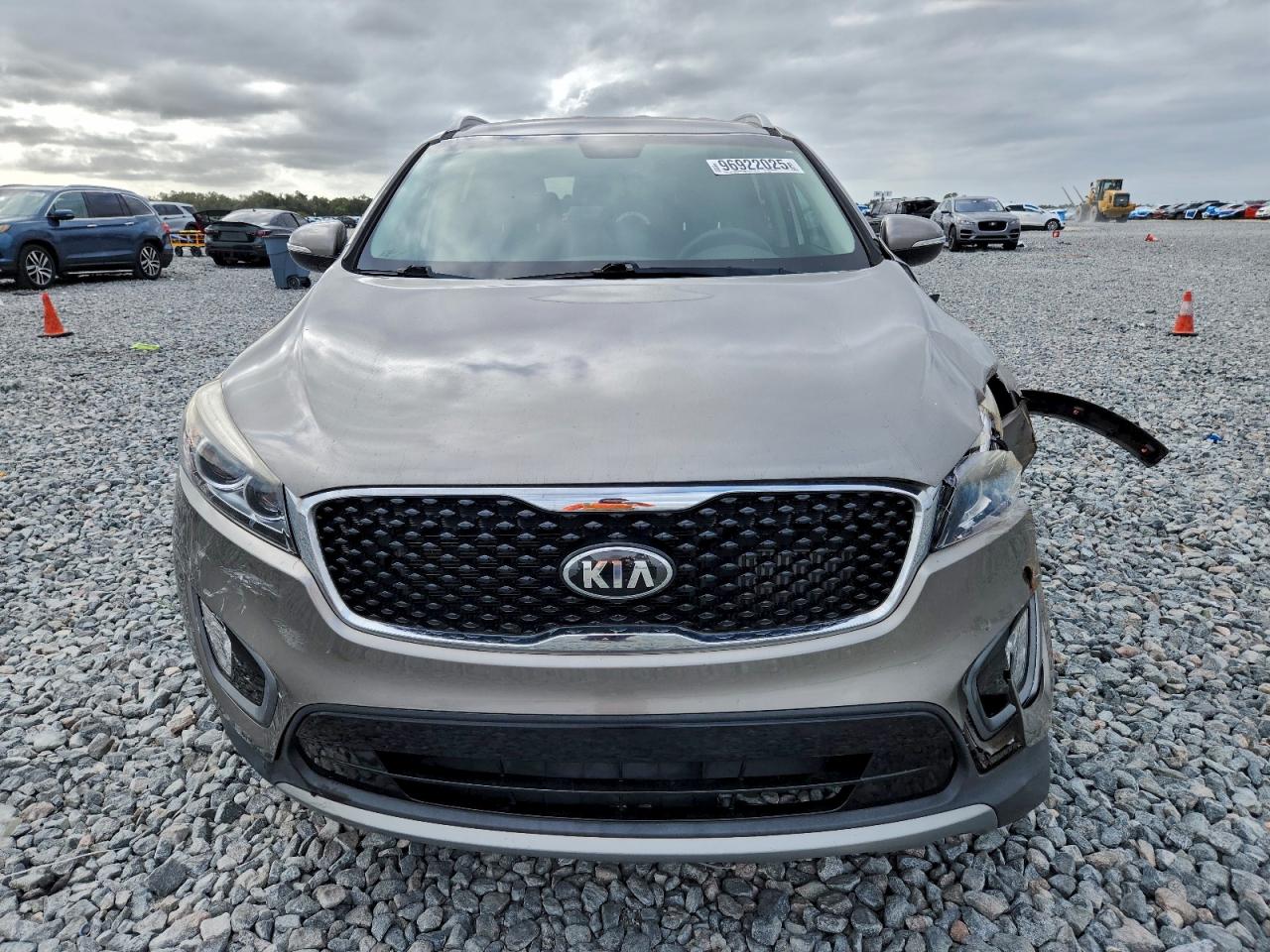 2016 KIA SORENTO EX photo 5