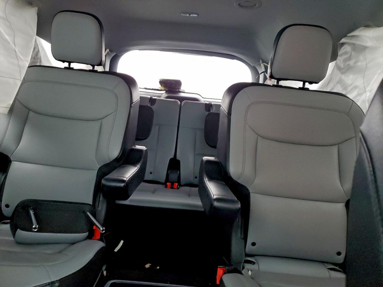 2021 FORD EXPLORER XLT photo 10