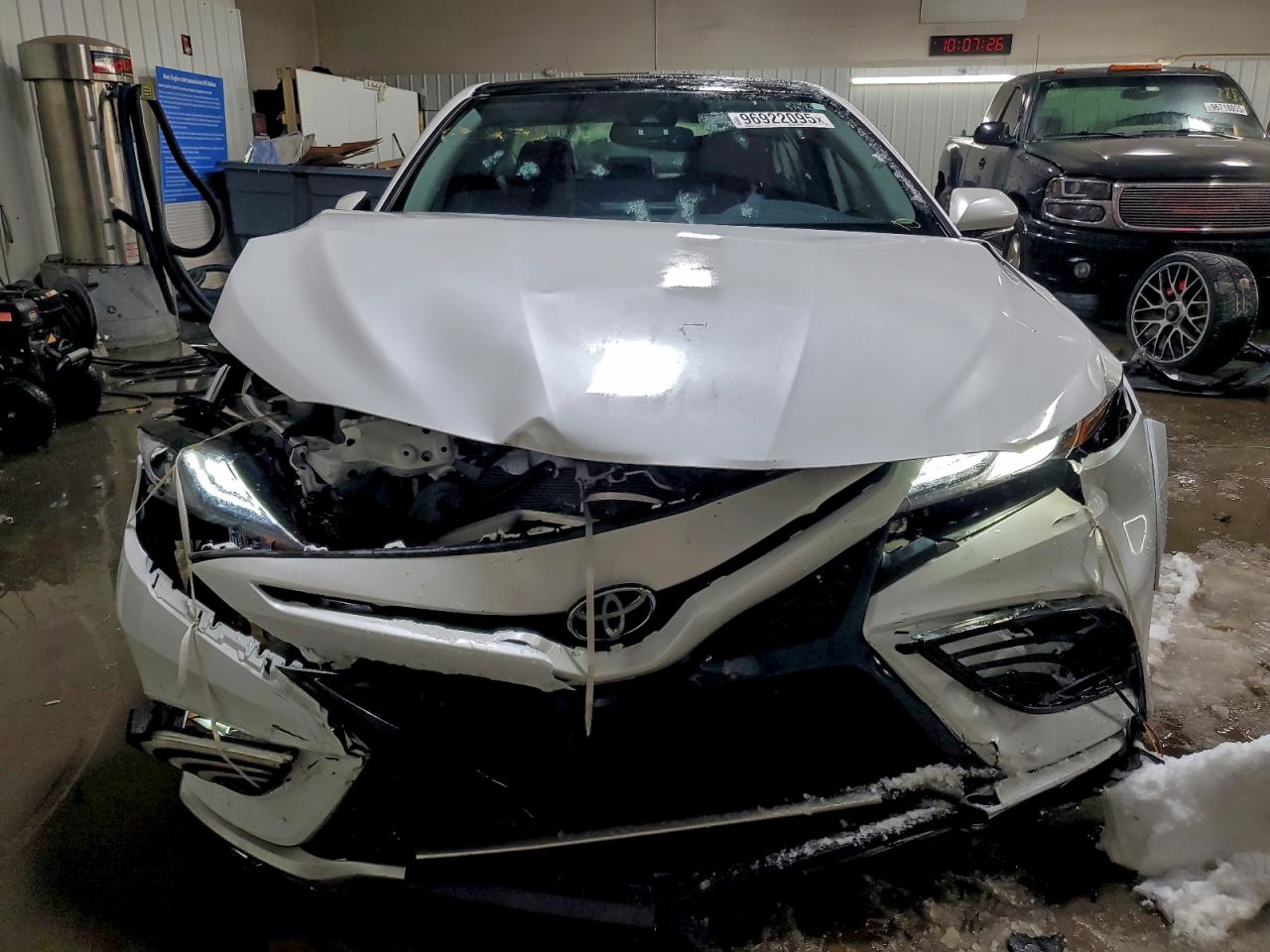 2021 TOYOTA CAMRY XSE photo 5