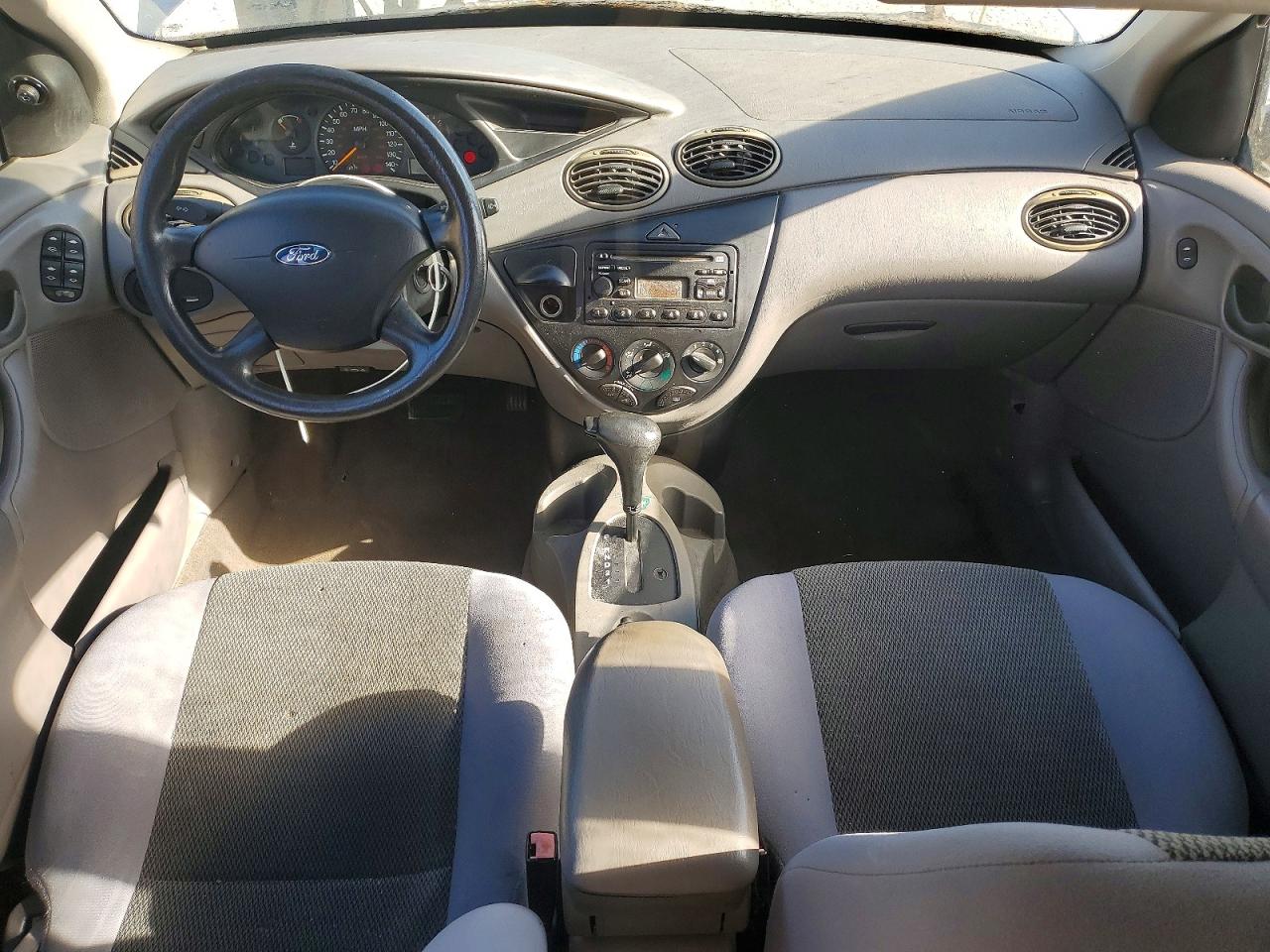 2004 FORD FOCUS photo 8
