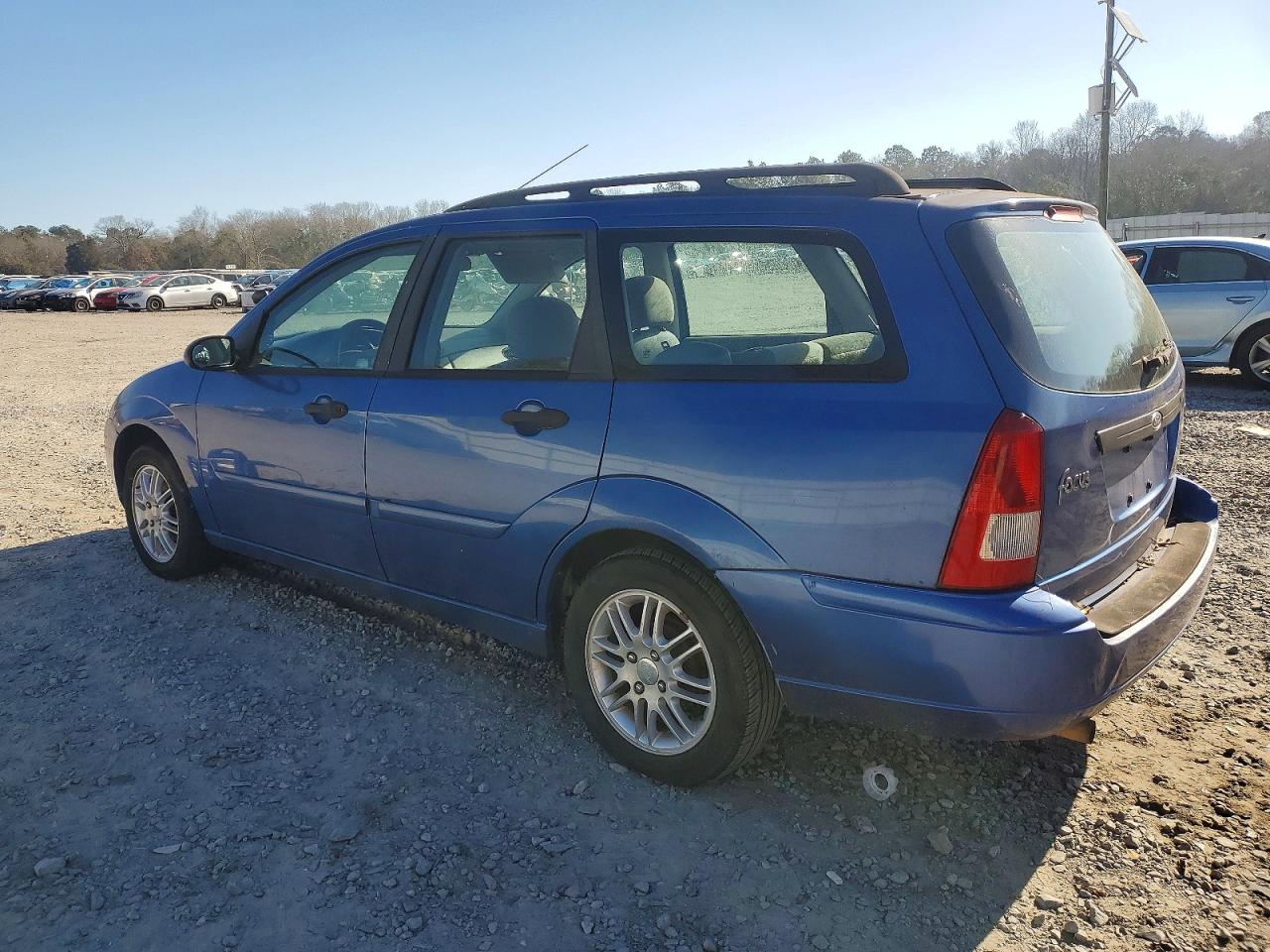 2004 FORD FOCUS photo 2