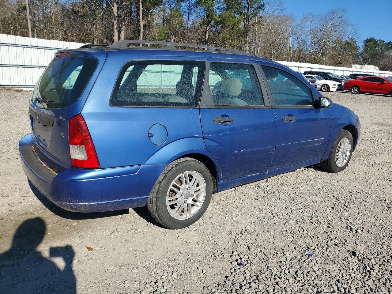 2004 FORD FOCUS photo 3