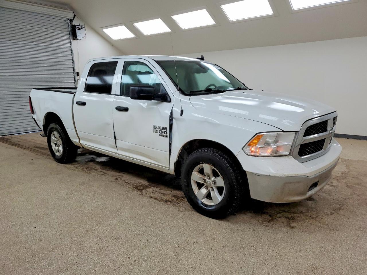 2023 RAM 1500 CLASSIC SLT photo 4