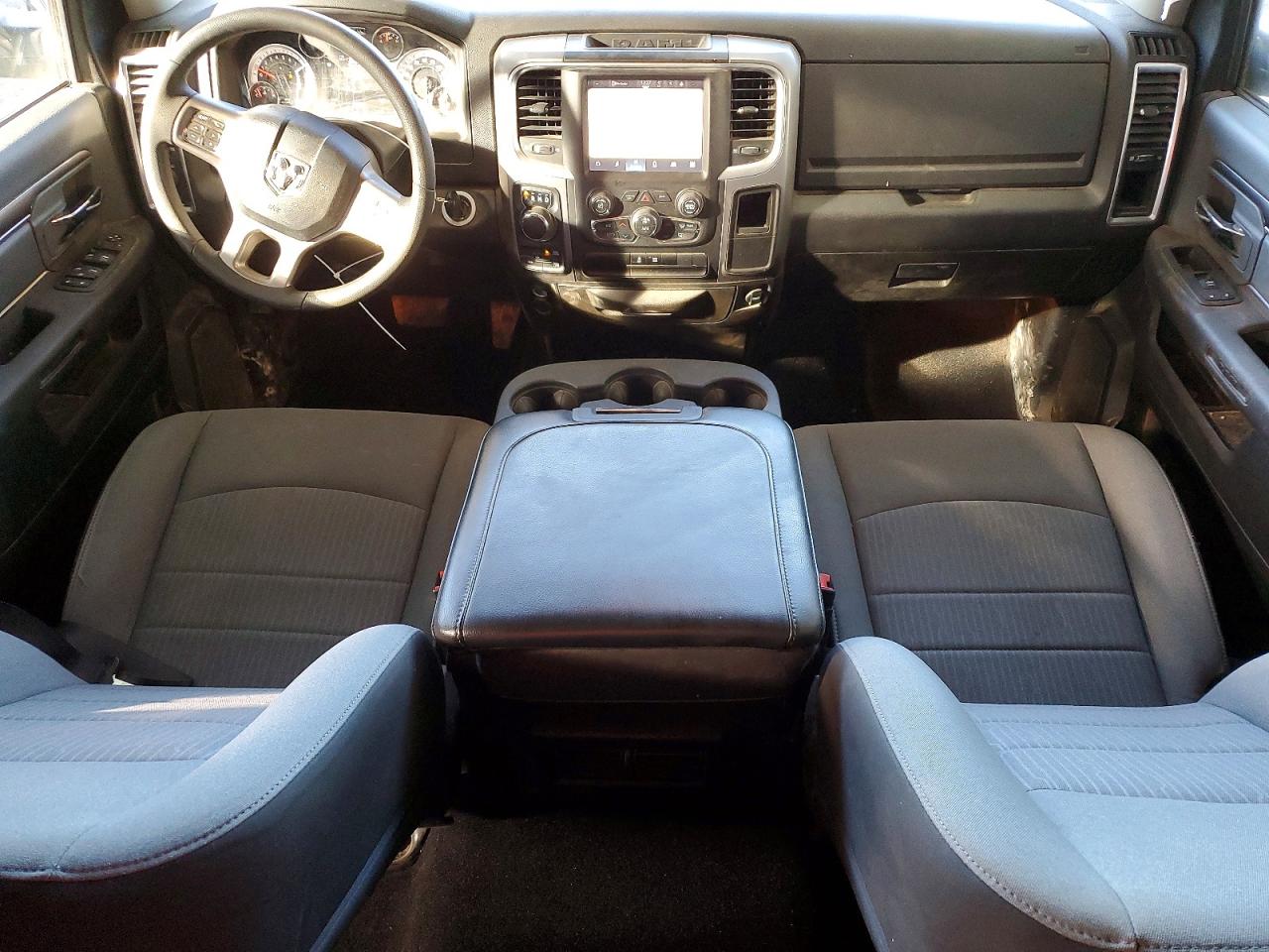 2023 RAM 1500 CLASSIC SLT photo 8