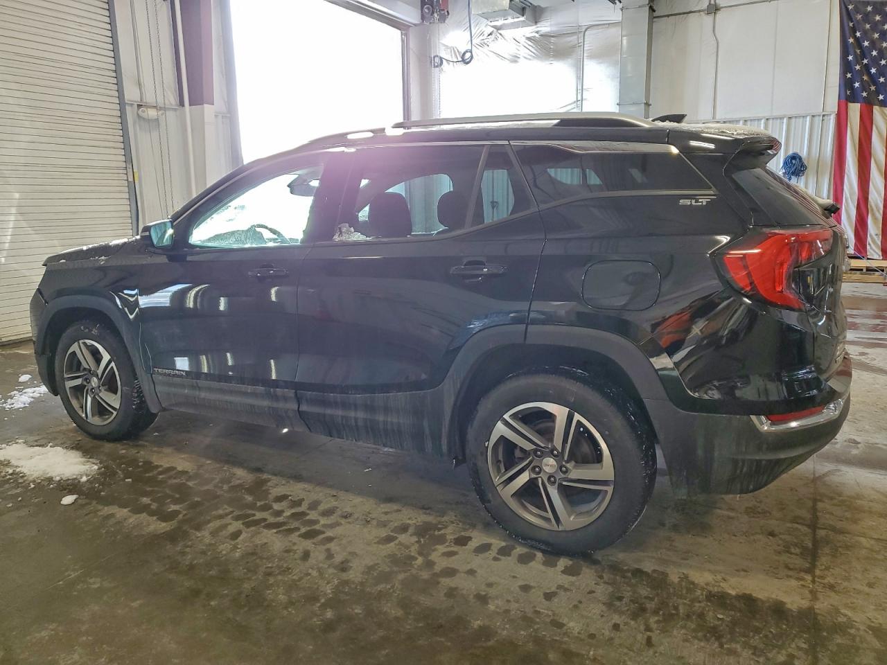 2018 GMC TERRAIN SLT photo 2